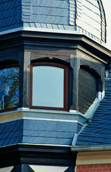 Dachfenster mit Schindeln